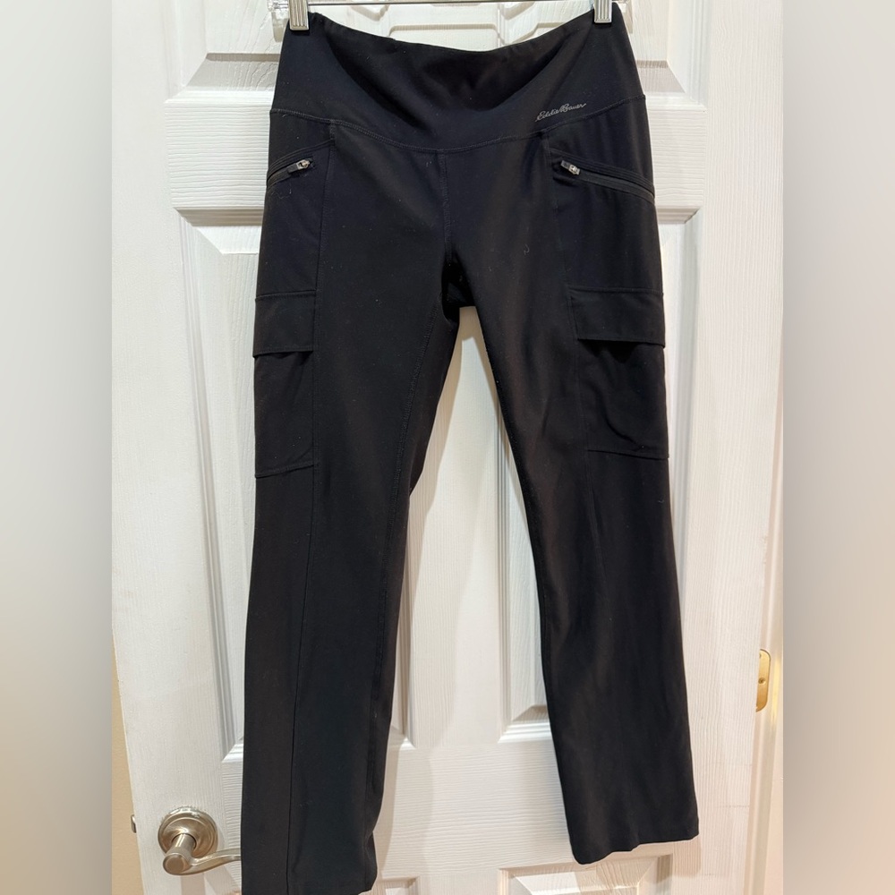 Eddie Bauer Women's Black Cargo style Pants - Picture 1 of 3